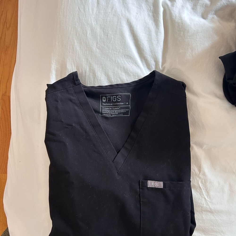 Figs Black V-Neck Scrub Top
